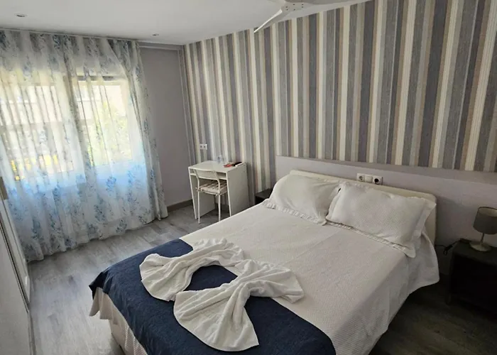 Foncalada בית הארחה 4*